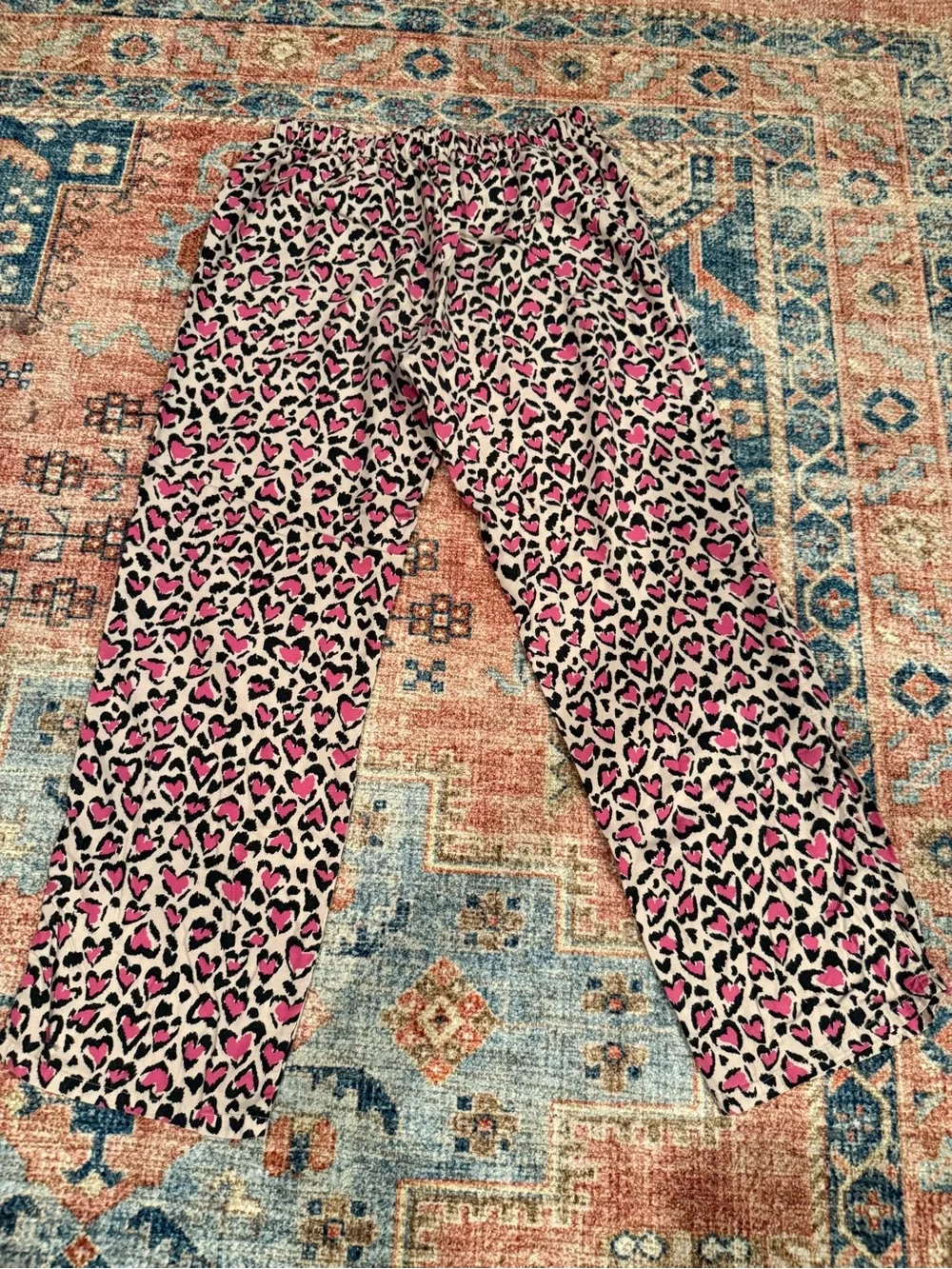 Victoria's Secret Pink & Black Heart Leopard Lounge Pants